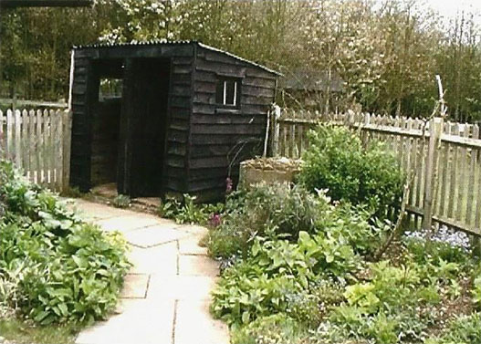 File:Parslows Hilocks Privy.jpg