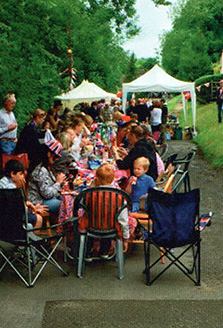 Loosley Row Village Party 2016 05.jpg