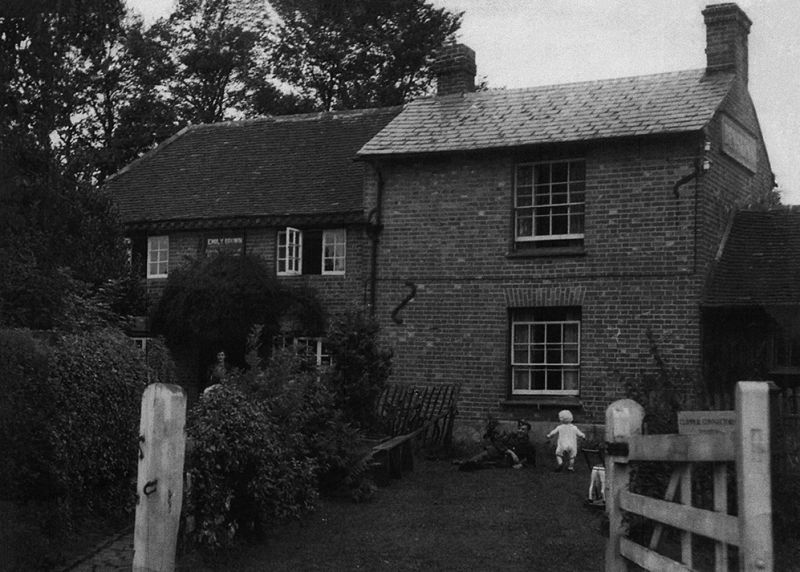 File:The Crown Pub.jpg