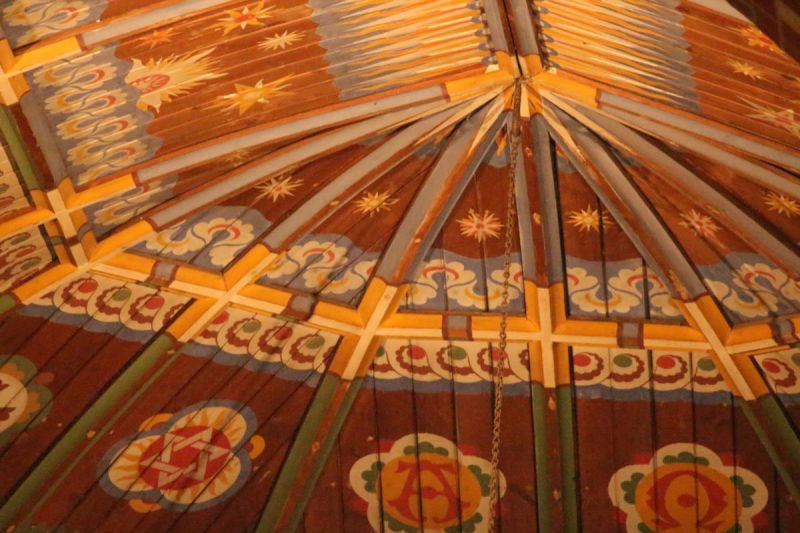 File:Church Roof 02.jpg