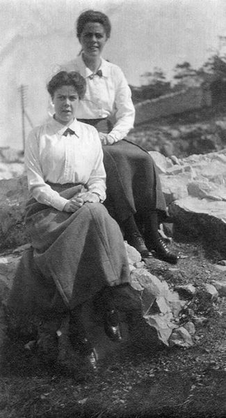 File:Sampsons Sisters.jpg