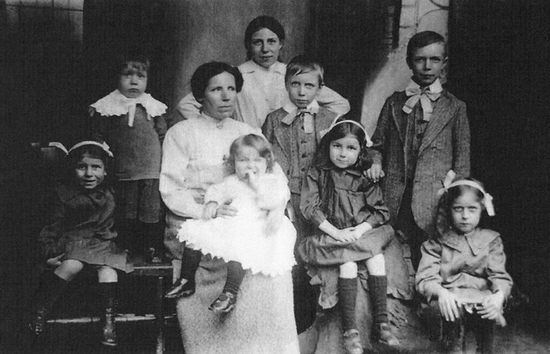 File:Atkins Family.jpg