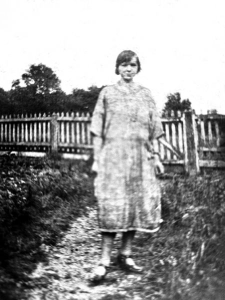 File:Early Elsie Rixon 02.jpg