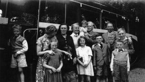 Chapel Outing 1953.jpg