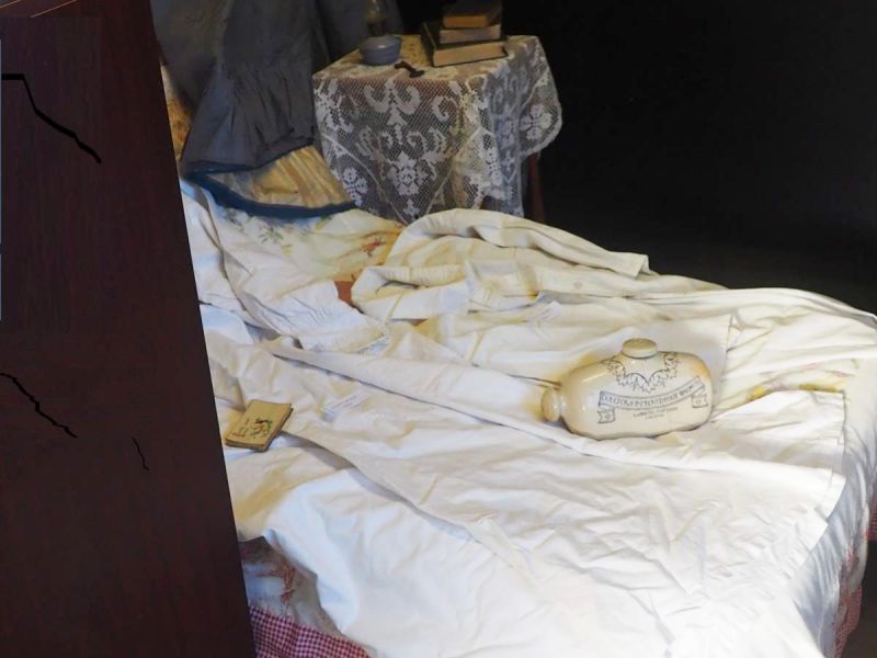 File:Grannies Attic 11.jpg