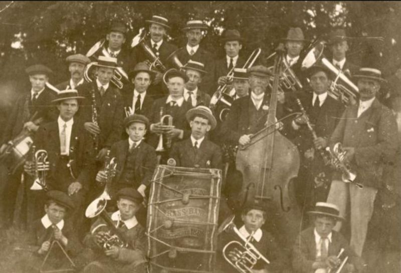 File:Speen Band.jpg