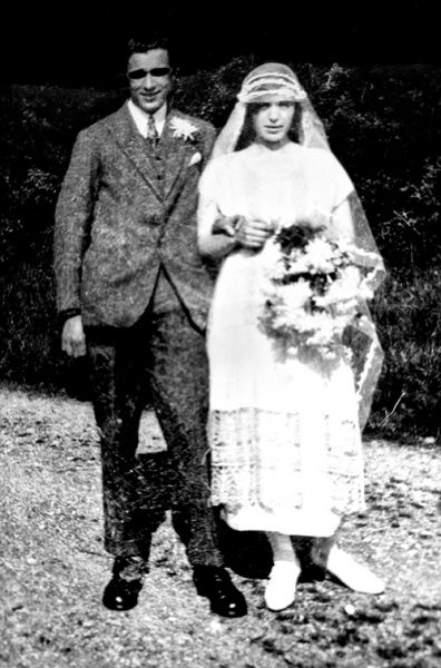 File:Elsie Rixon Wedding 01.jpg
